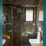 Apartment Luxury Golden 2