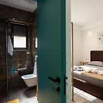 Luxury Golden 2 *