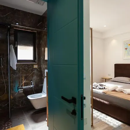 Luxury Golden 2 *