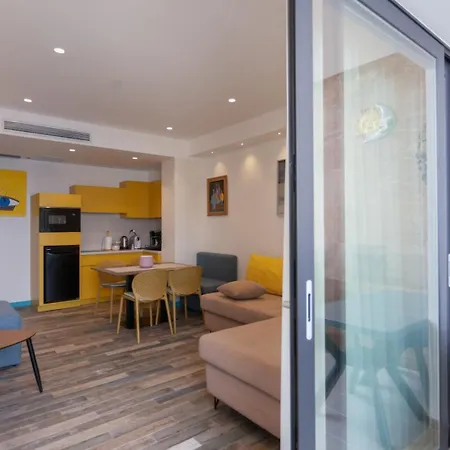 Luxury Golden 2 Sarande