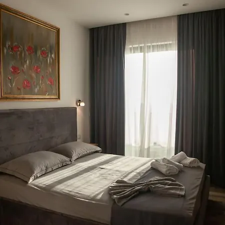 Luxury Golden 2 *