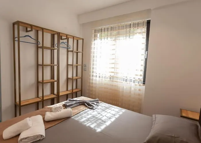 Luxury Golden 2 * Sarandë